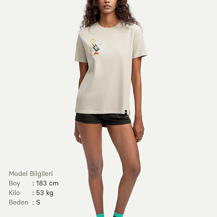 KAFT X FENDER X ZUHAL Vintage Room - Bone - Tasarım T-Shirt - Unisex